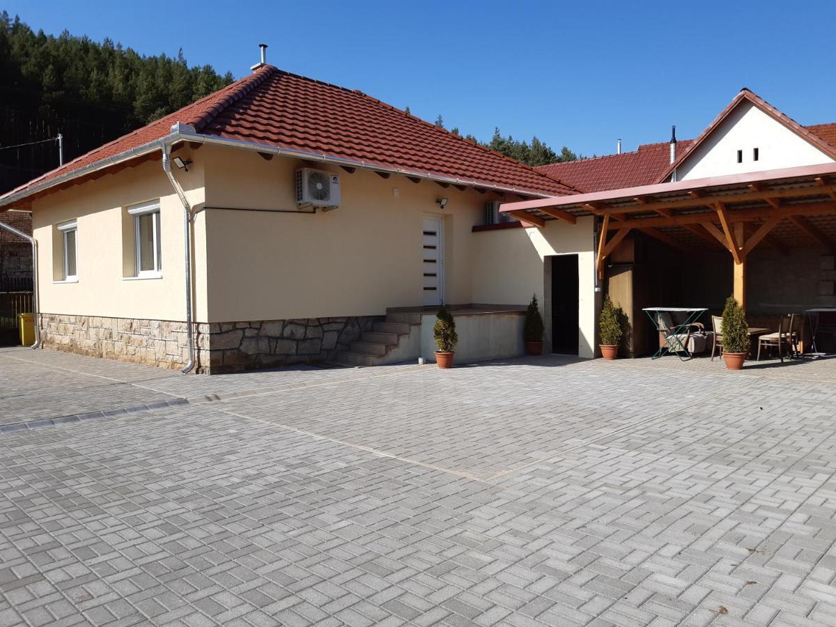 Kristof Vendeghaz Hotel Bukkszek Luaran gambar